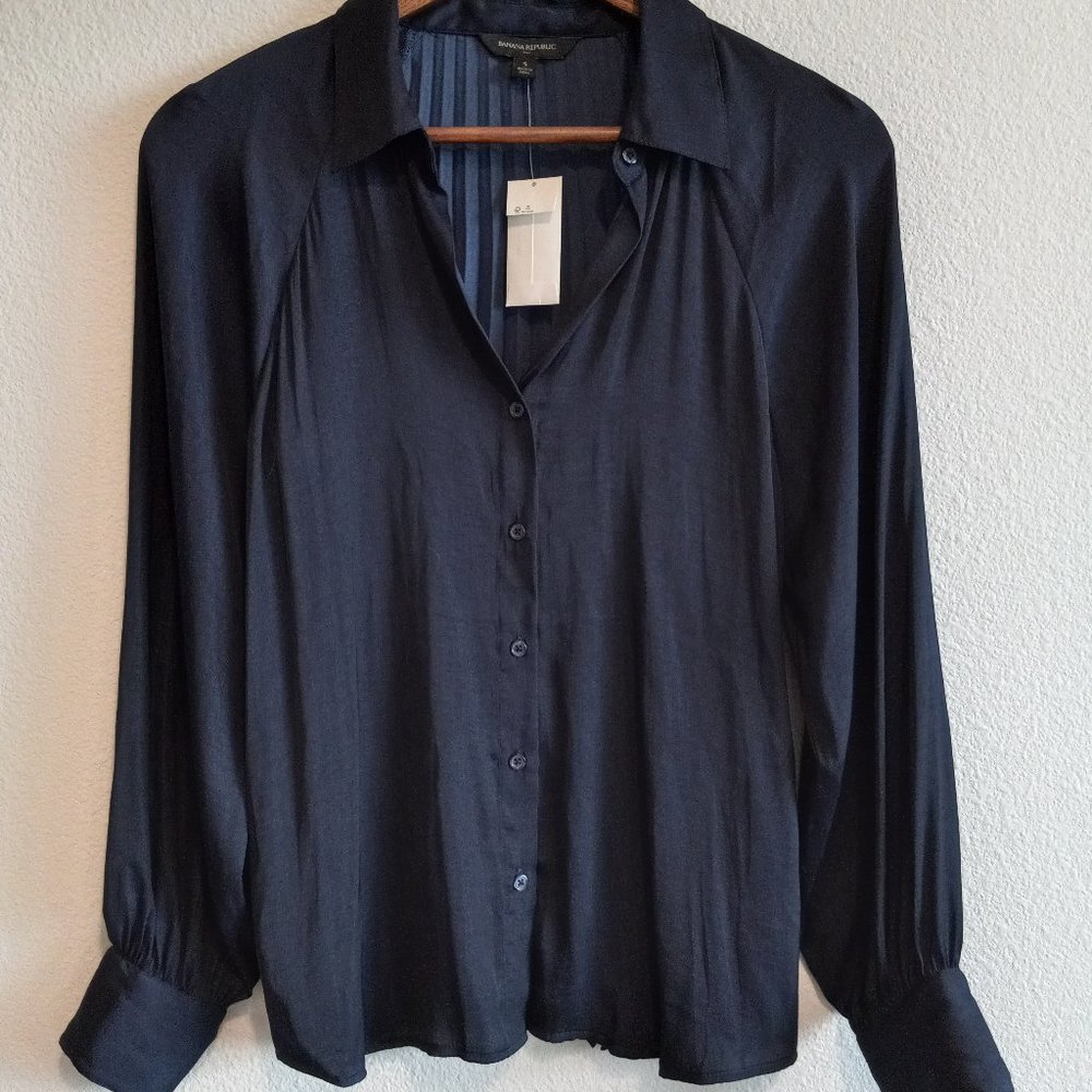 Banana Republic NWT Navy Blouse